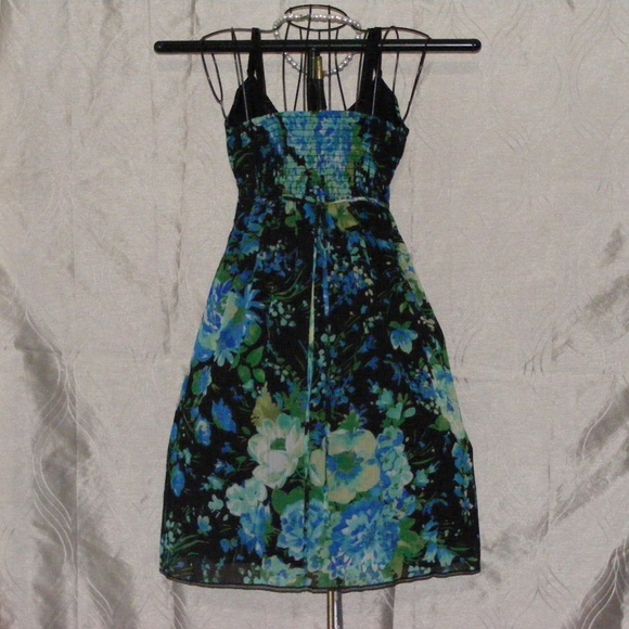 Forever 21 Lovely Flora Flare Dress Size S EUC - Picture 3 of 8